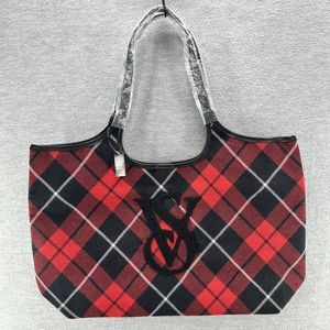 VICTORIA'S SECRET-Weekender Travel Tote Red/Black Sherpa Logo Plaid Tote Bag 23'